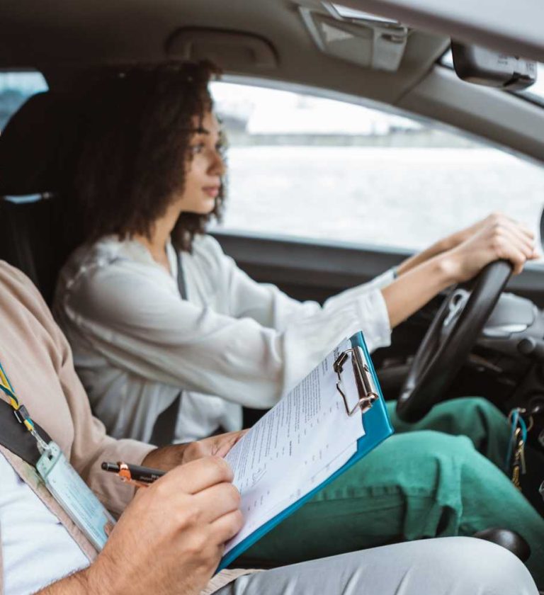 Best driving school in roxburgh park Melbourne for ladies